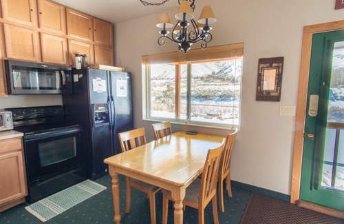 Gardiner Cabina | Yellowstone Riverside Cabin - ¡En el río junto al Parque Nacional Yellowstone!