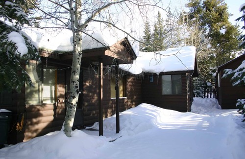 West Yellowstone Cabina | Yellowstone Wildlife Cabins, Cabin in Town - Ofertas de Invierno