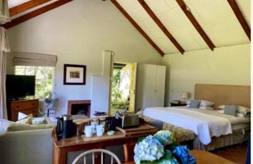 Curry's Post Apartamento | Yellowwoods Farm - POOL COTTAGE (self-catering)