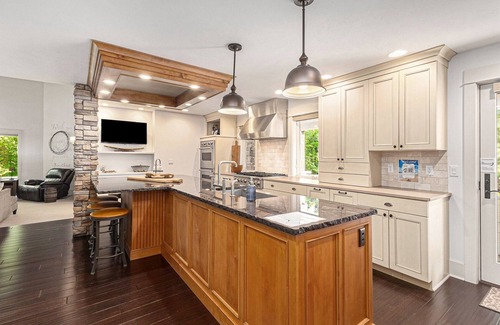Holland Casa | Yemi's Place: Luxe Macatawa Home, Hot Tub, Fire Pit, Game Room