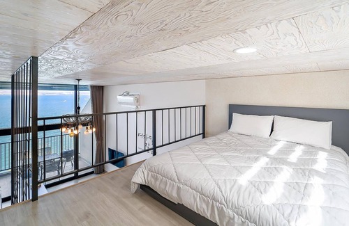 Dolsan-eup Casa | Yeosu Bokja Pension