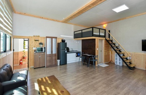 Yeosu Casa | Yeosu Chunghong Pension