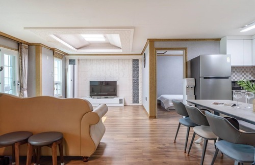 Dolsan-eup Casa | Yeosu Dulggot Pension