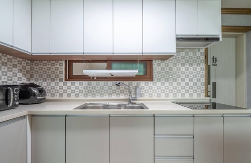 Dolsan-eup Casa | Yeosu Dulggot Pension