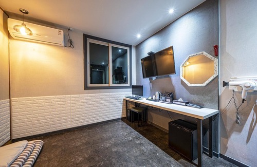 Hak-dong Hotel | Yeosu Hotel The B