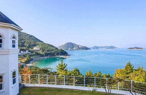Dolsan-eup Casa | Yeosu L House Pension
