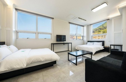 Udu-ri Casa | Yeosu Little Forest Pension