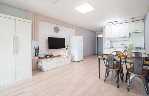 Musilmok Casa | Yeosu Moraeal pet Heated Pool Pension