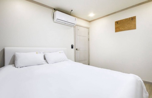 Hak-dong Hotel | Yeosu Rainbow Self Check-in Motel