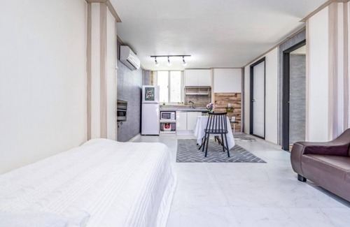 Dolsan-eup Casa | Yeosu Seommaeul Pension