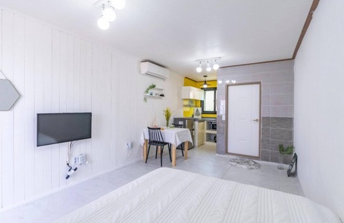 Dolsan-eup Casa | Yeosu Seommaeul Pension
