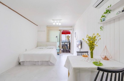 Dolsan-eup Casa | Yeosu Seommaeul Pension