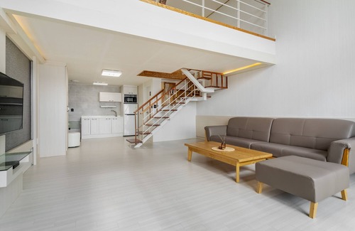 Dolsan-eup Condominio | Yeosu Sunset Hostel and Pension