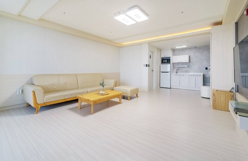 Dolsan-eup Condominio | Yeosu Sunset Hostel and Pension