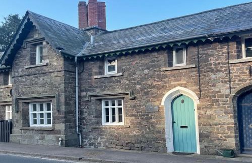Defynnog Casa | Yew Tree Cottage, 3 bedroom, 4 Church Row Defynnog