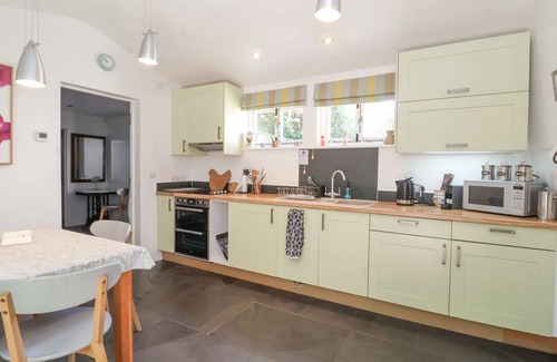 Woodbridge Cabaña | YEW TREE FARM BARN AND STABLE, pet friendly in Framlingham