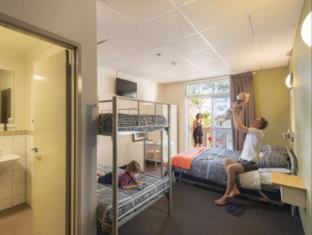 Adelaide Central Business District Hostal | YHA Adelaide Central