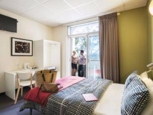 Adelaide Central Business District Hostal | YHA Adelaide Central