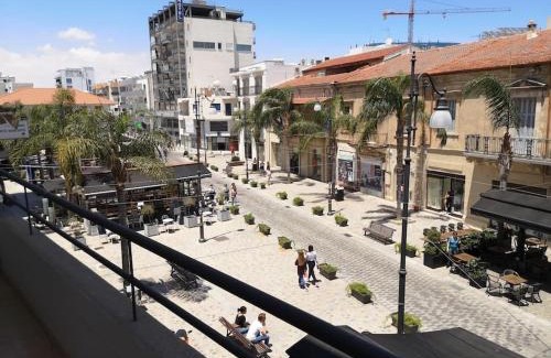 Larnaca City Centre Apartamento | Yippee! at Ermou Square Amazing Location View