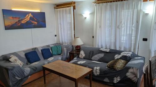 Sauze d'Oulx Apartamento | YNH Four-room apartment with parking space