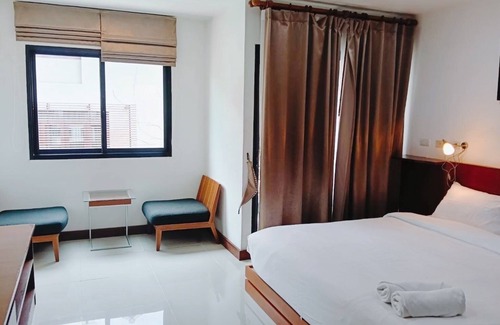 Ploenchit Hotel | Yon INN Sukhumvit 4 - BTS Nana