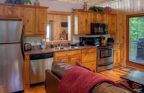 Helen Cabina | Yonah Vista - Luxury Couples Cabin with Spectacular Mountain Views