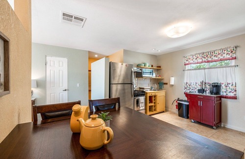 Racquet Club West Apartamento | Yorba Casita