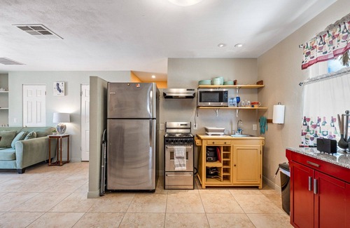 Racquet Club West Apartamento | Yorba Casita