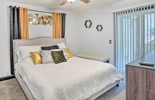 Yorba Linda Condominio | Yorba Linda Condo - Community Pool, Fireplace