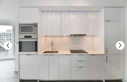 Bloor-Yorkville Condominio | YORKVILLE LUXURY CORNER SUITE!