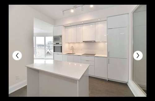 Bloor-Yorkville Condominio | YORKVILLE LUXURY CORNER SUITE!