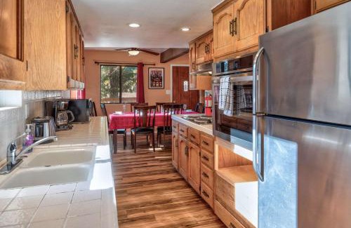 Yosemite West Casa | Yosemite Aviary and Quail Within Yosemite - 2 Separate Family Units Welcoming Up To 14 Guests