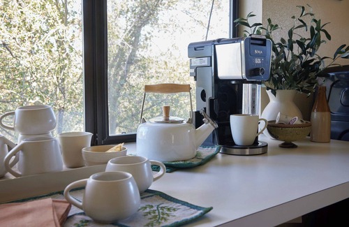 Mariposa Casa | Yosemite-BaseCamp is a Hilltop Tranquil LUX Ranch-house Retreat - sleeps 6 to 8