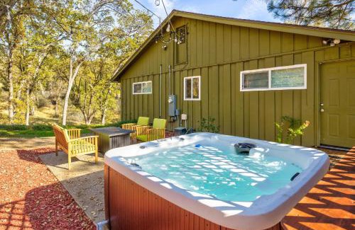Yosemite Forks Casa | Yosemite Corner w NEW game room/Hot Tub/EV more