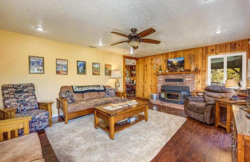 Yosemite Forks Casa | Yosemite Corner w NEW game room/Hot Tub/EV more