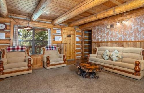 Yosemite National Park Casa | Yosemite Log Cabin-Rustic Charm-Sleeps 8