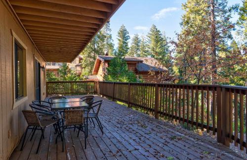 Yosemite West Casa | Yosemite Quail - Nestled in with a View