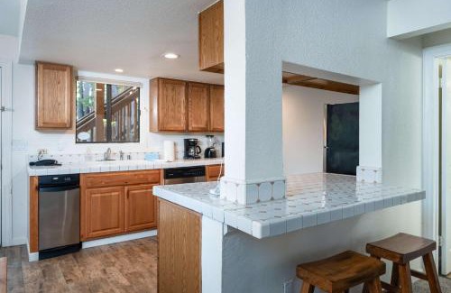 Yosemite West Casa | Yosemite Quail - Nestled in with a View