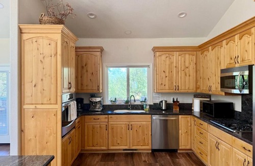 Mariposa Casa | Yosemite Retreat with BBQ and Wifi