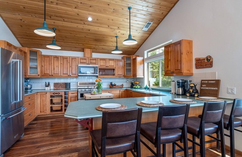 Yosemite National Park Casa | Yosemite Summit & Little Summit home es un dúplex de 5 habitaciones que consta de 2 unidades