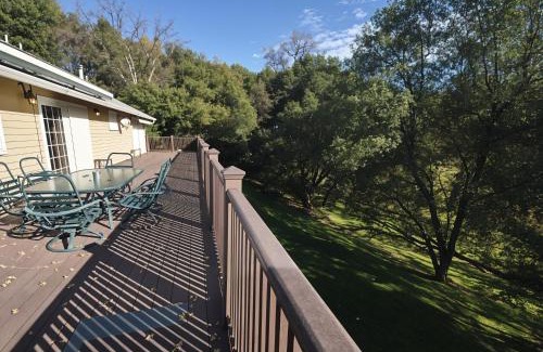 Groveland Casa | Yosemite Villa - Only 0,3 Miles from Lake Lodge Beach and Playground