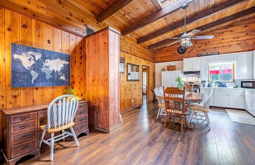 Oakhurst Cabina | Yosemite Vintage Villa w/Hot tub