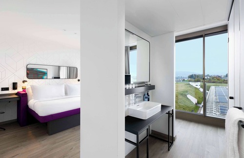 Founex Hotel | YOTEL Geneva Lake