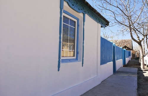 Jurilovca Casa | Usted es bienvenido en una casa auténtica con una fantástica vista al lago.