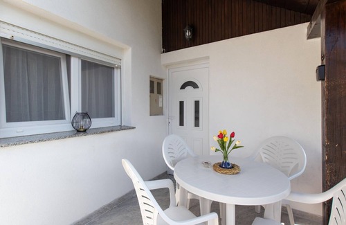 Lovinac Casa | You can enjoy a relaxing vacation in this beautiful vacation home.