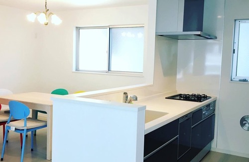 Katasekaigan Casa | You can relax in a spacious and relaxing atmosphere in a private building. Conveniently located near Enoshima Kamakura sightseeing. Two bicycles are available for rent free of charge. Local gourmet food, cafes, and the Enoshima illumination at night are a