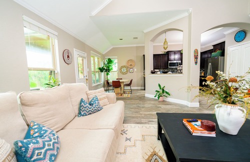 Clodine Casa | You'll love this peaceful and beautiful place, close to many attractions