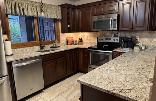 North Woodstock Condominio | You want an adventure? Come stay near Loon Mt., great hiking, biking & skiing.