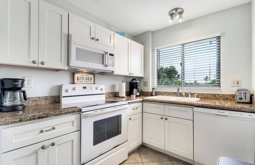 Bella Vista Condominio | Le encantará aquí! - 2 pisos Condo, 3 minutos a pie de la playa de