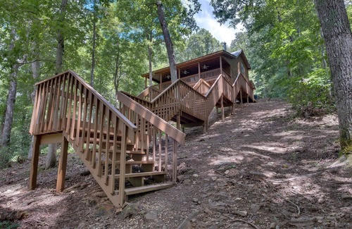 Blairsville Cabina | Young Cane Creek Retreat-3 camas / 4 baños cabina frente al arroyo